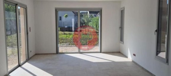 3 bedrooms House in Demigny, France No. 315813 2