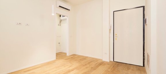 2غرفة شقة في Milan, Italy رقم 261213 4