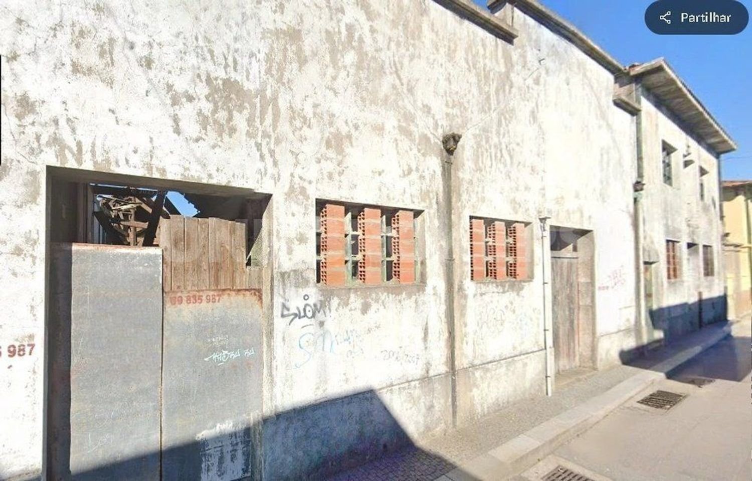 990m² Building in Vila Nova de Gaia, Portugal No. 83622