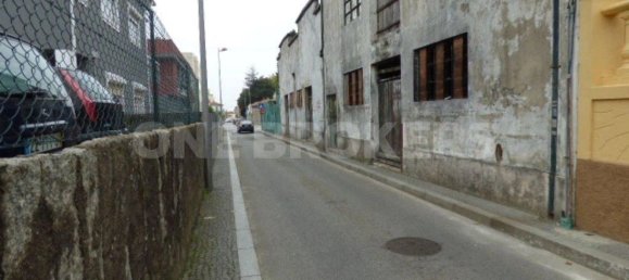 990m² Building in Vila Nova de Gaia, Portugal No. 83622 3