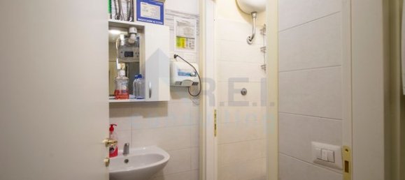 2-salle Propriété commerciale à Rome, Italy No. 50096 8