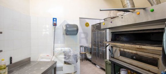 2-salle Propriété commerciale à Rome, Italy No. 50096 4