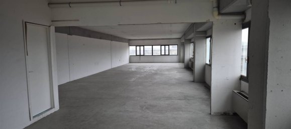 3-salle Entrepôt à Empoli, Italy No. 228642 16