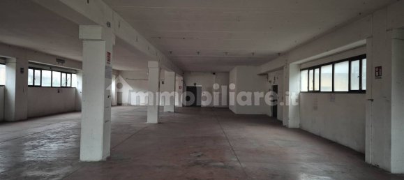 3-salle Entrepôt à Empoli, Italy No. 228642 8