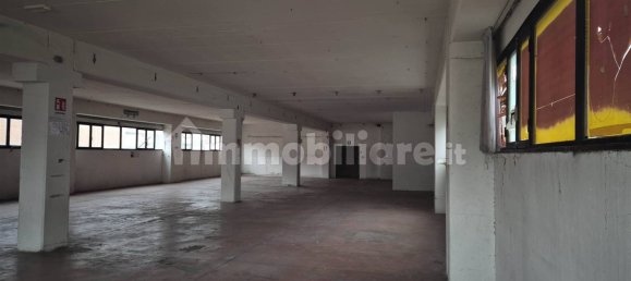 3-salle Entrepôt à Empoli, Italy No. 228642 9