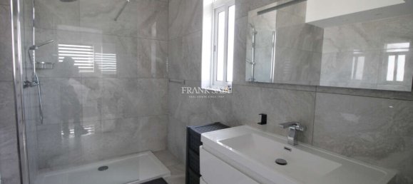 2 bedrooms Penthouse in Sliema, Malta No. 9586 7