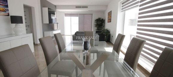 2 bedrooms Penthouse in Sliema, Malta No. 9586 12