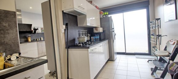 3 Schlafzimmer Haus in Angers, France, Nr. 98364 7