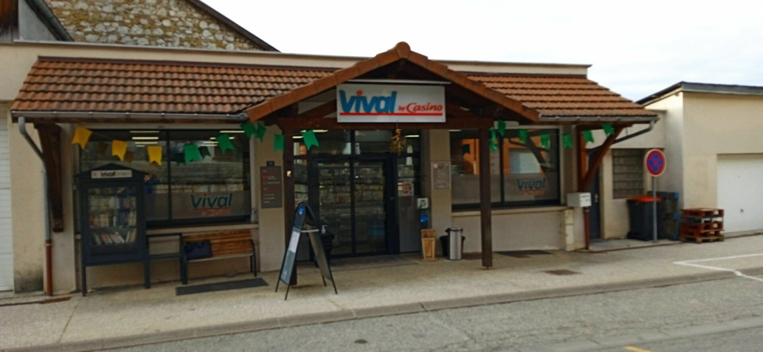 168m² Commercial property in Ain, France No. 240637