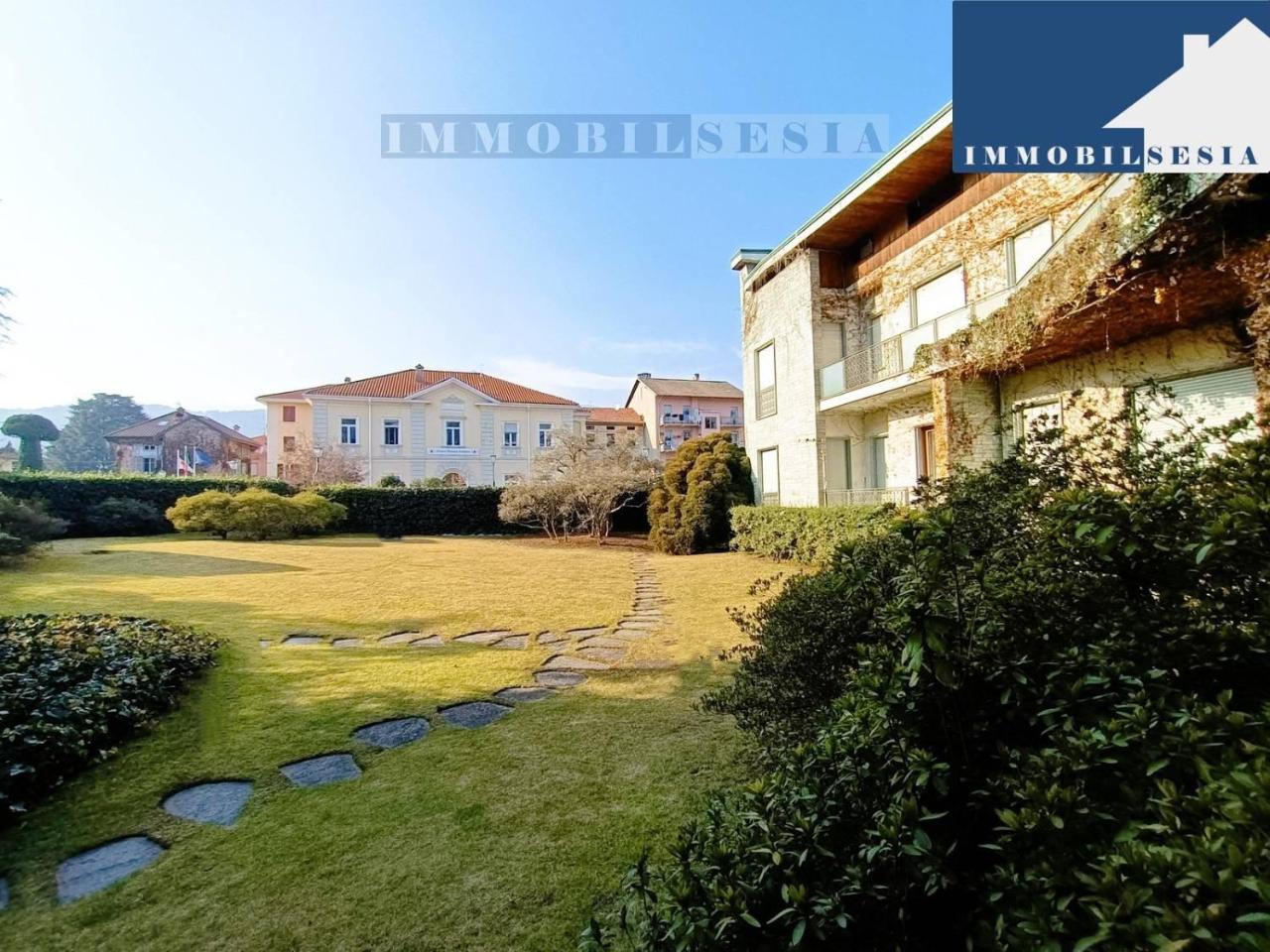 5 rooms Apartment in Borgosesia, Italy No. 18345