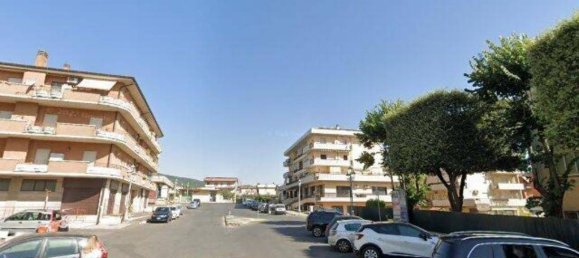 6 bedrooms Apartment in Lariano, Italy No. 189598 2