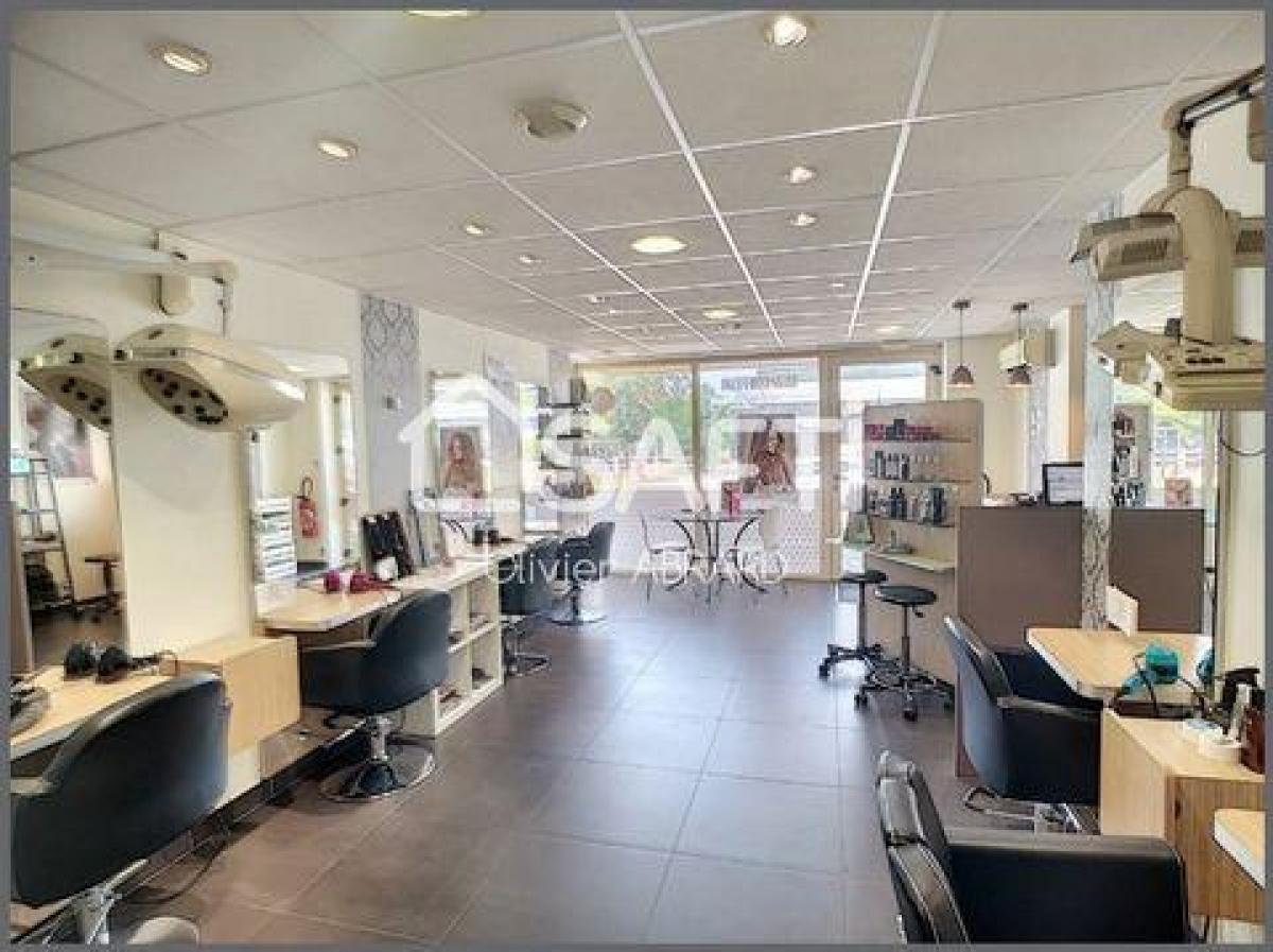  مكتب في Saint-Herblain, France 43متر مربع رقم 20102