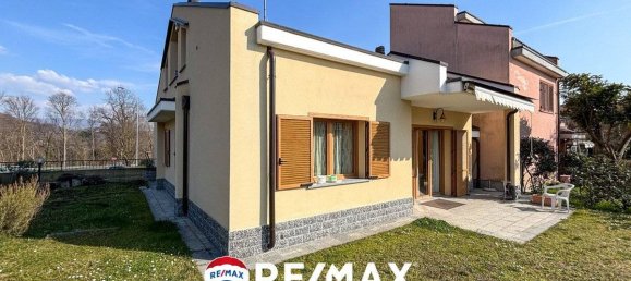 2 bedrooms Villa in Arcisate, Italy No. 211781 12
