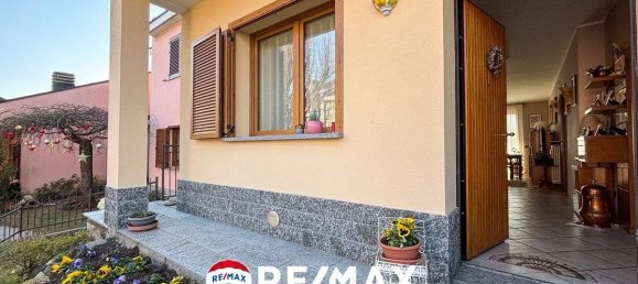 2 bedrooms Villa in Arcisate, Italy No. 211781 3