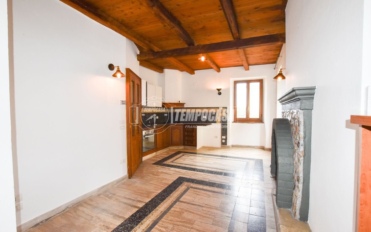 Дом с 3 комнатами в Педазо, Италия № 16095