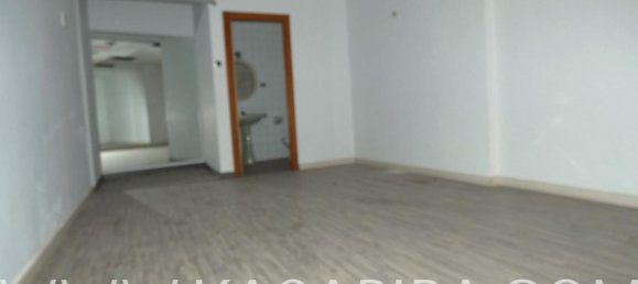 Propiedad comercial de 4 dormitorios en Castellón de la Plana, Spain No. 72044 8