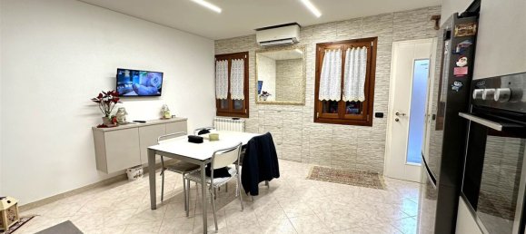 Casa de 6 habitaciónes en Chioggia, Italy No. 223425 3