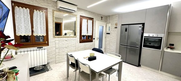 Casa de 6 habitaciónes en Chioggia, Italy No. 223425 5