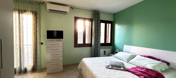 Casa de 6 habitaciónes en Chioggia, Italy No. 223425 14