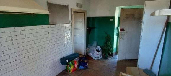 Квартира с 8 комнатами в Невьяно дельи Ардуини, Италия № 127127 33