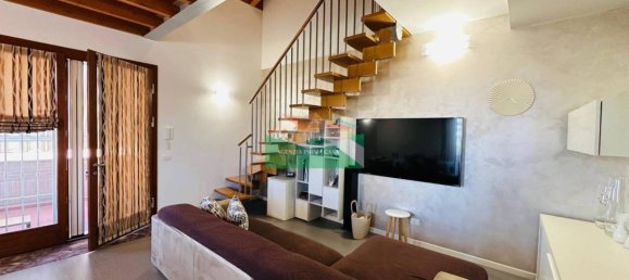 2 bedrooms House in Ravenna, Italy No. 299119 4