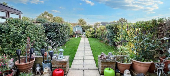 3 bedrooms House in Dagenham, United Kingdom No. 4818 4