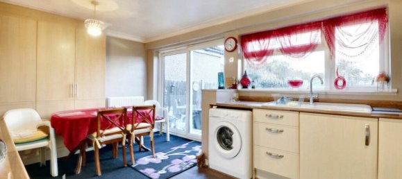 3 bedrooms House in Dagenham, United Kingdom No. 4818 6