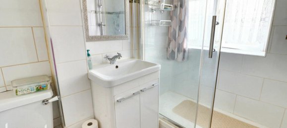 3 bedrooms House in Dagenham, United Kingdom No. 4818 10