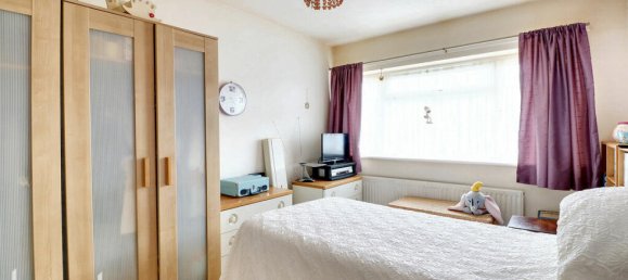 3 bedrooms House in Dagenham, United Kingdom No. 4818 8