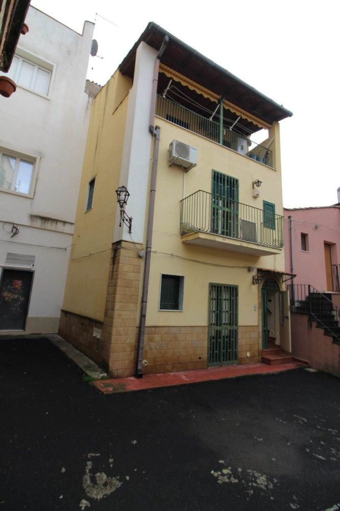 4 rooms House in Lentini, Italy No. 139231