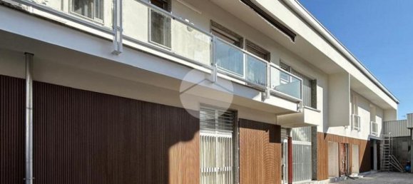 Квартира с 2 спальнями в Кабьяте, Италия № 329467 10