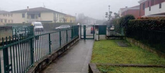 Apartamento de 3 dormitorios en San Giorgio delle Pertiche, Italy No. 311496 4