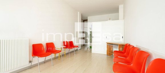 111m² Office in Godega di Sant'Urbano, Italy No. 218867 14