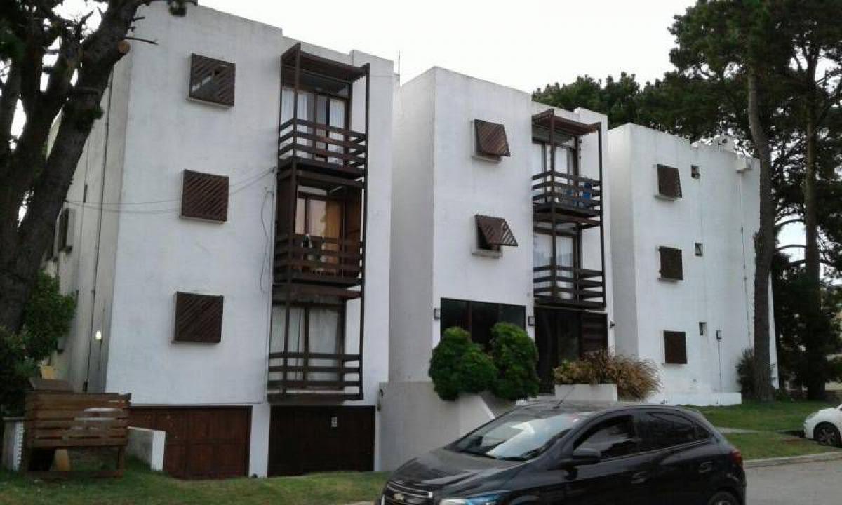 2 bedrooms Apartment in Mar del Plata, Argentina No. 82981