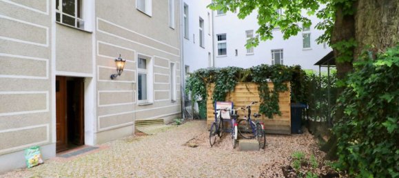 Studio in Friedenau, Germany No. 10996 10