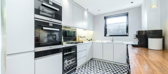 2 bedrooms Maisonette in London, United Kingdom No. 12706 3