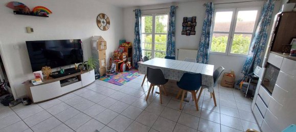 2 bedrooms Apartment in Brie-Comte-Robert, France No. 334540 2