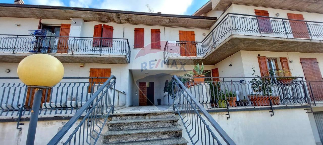 4 rooms Apartment in Cingoli, Italy No. 7409