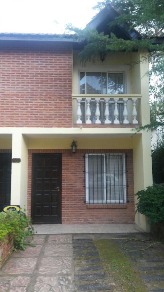 Apartamento de 3 dormitorios en Mar del Plata, Argentina No. 66728
