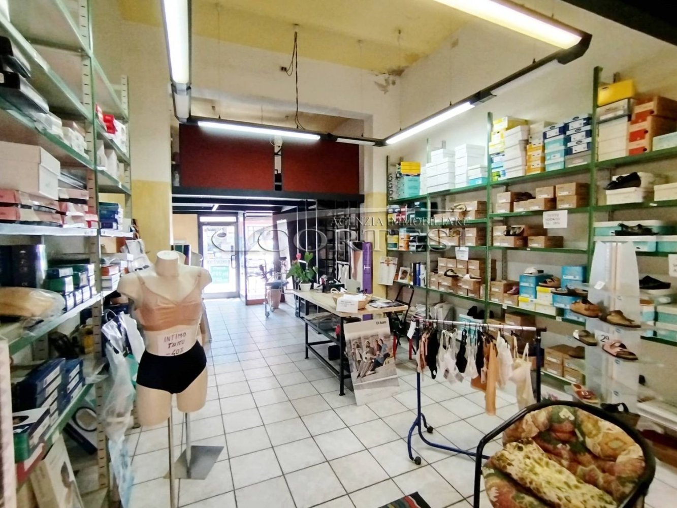 75m² Commercial property in Umbertide, Italy No. 328100
