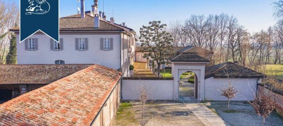 7 bedrooms Castles in Bertonico, Italy No. 56590 18