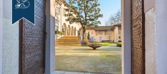 7 bedrooms Castles in Bertonico, Italy No. 56590 16