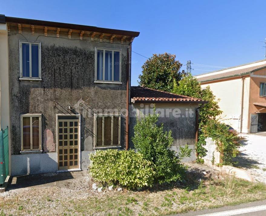 4 bedrooms Villa in Veronella, Italy No. 60849