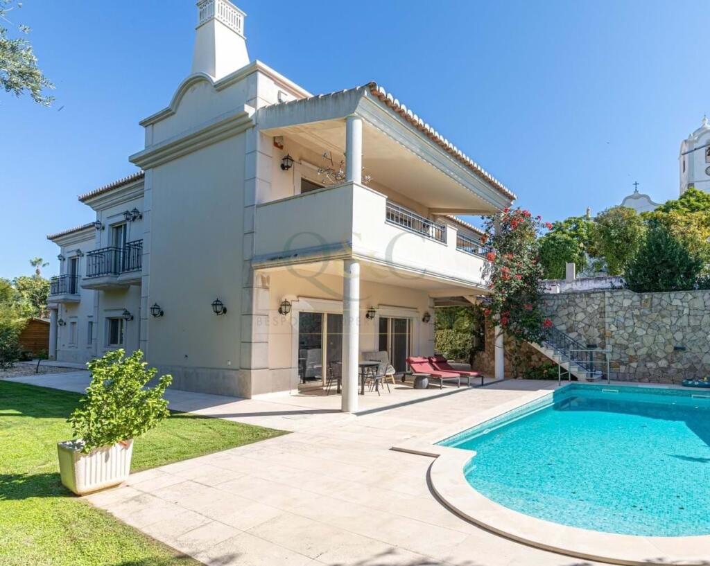 5 bedrooms Villa in Faro, Portugal No. 126235