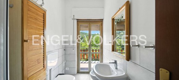 Квартира с 2 комнатами в Варесе, Италия № 315063 5