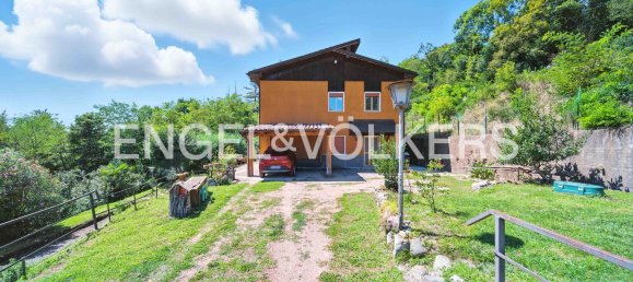 Квартира с 2 комнатами в Варесе, Италия № 315063 16