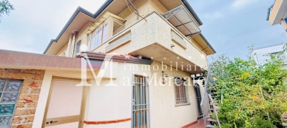 4 bedrooms Villa in Viareggio, Italy No. 374515 3