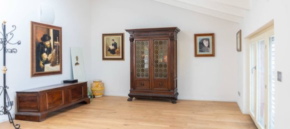 4غرفة بانتهاوس في Modena, Italy رقم 298840 2