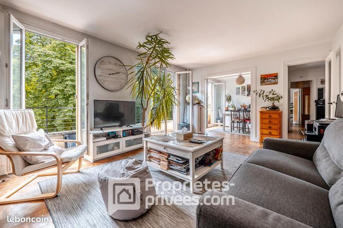 2 bedrooms Apartment in Maisons-Alfort, France No. 282268