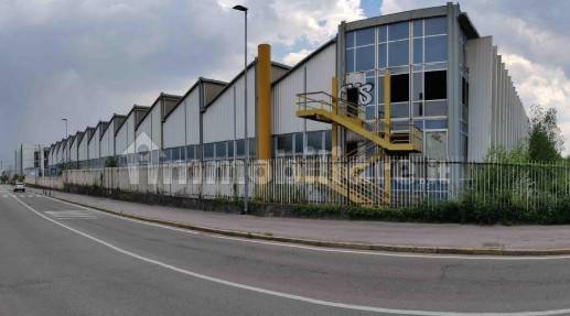 Almacén de 5 habitaciónes en Bergamo, Italy No. 260670